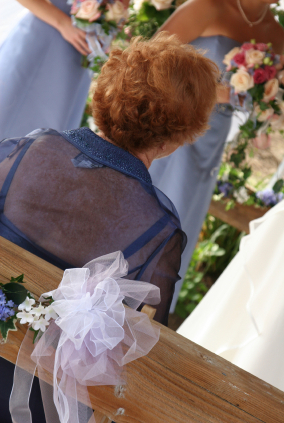 grandmother of the bride in lightweight summer suit